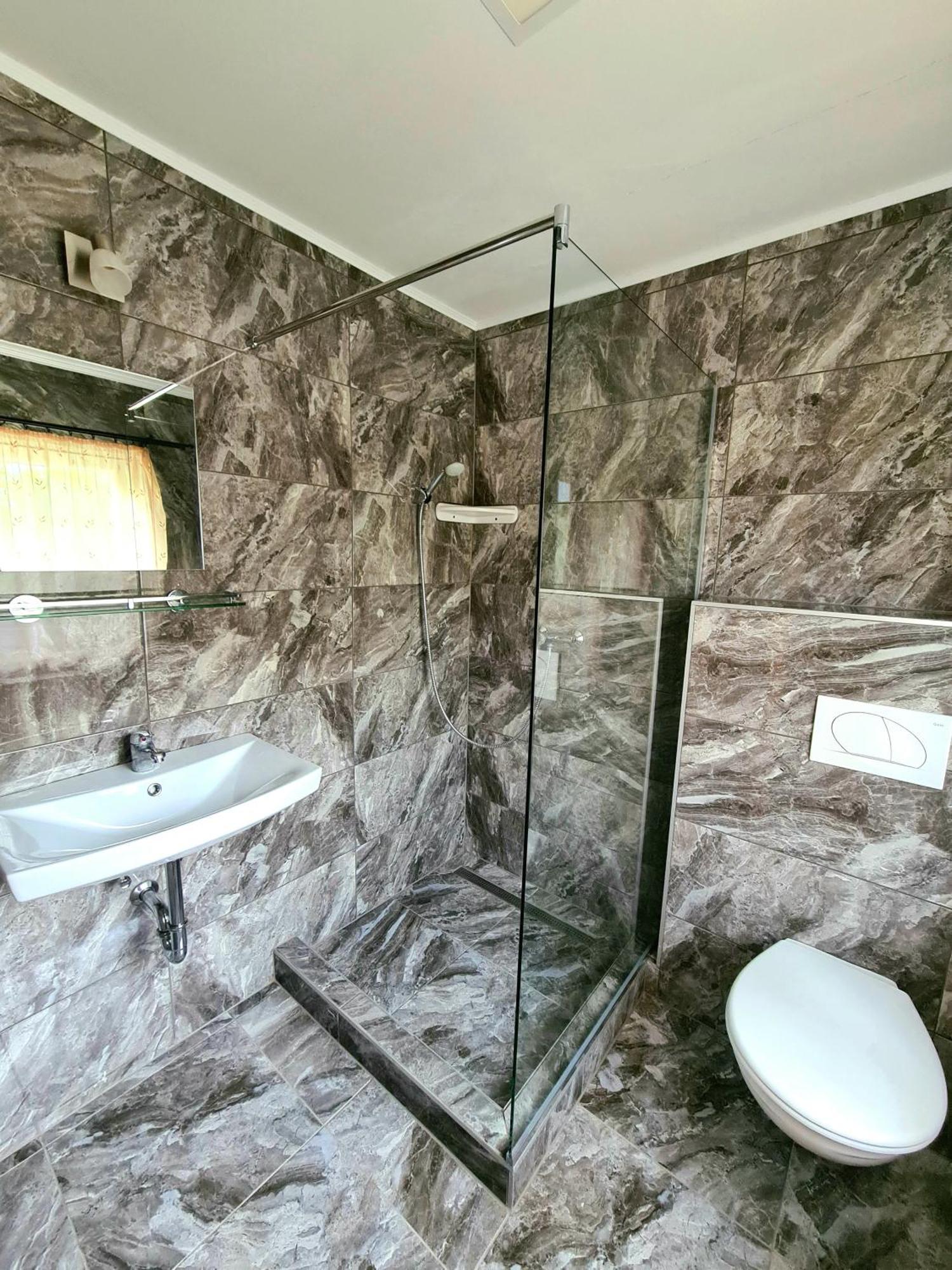 Anita Apartman โชพรอน ภายนอก รูปภาพ